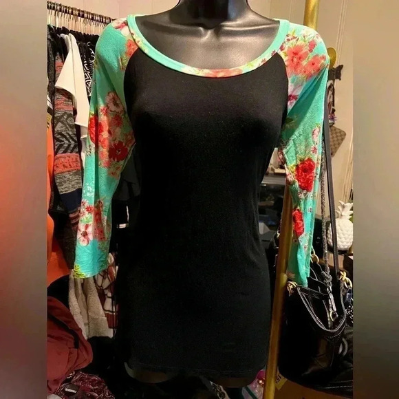 Floral Baseball Style 3/4 Sleeve Black Stretchy Medium - Picture 1 of 4
